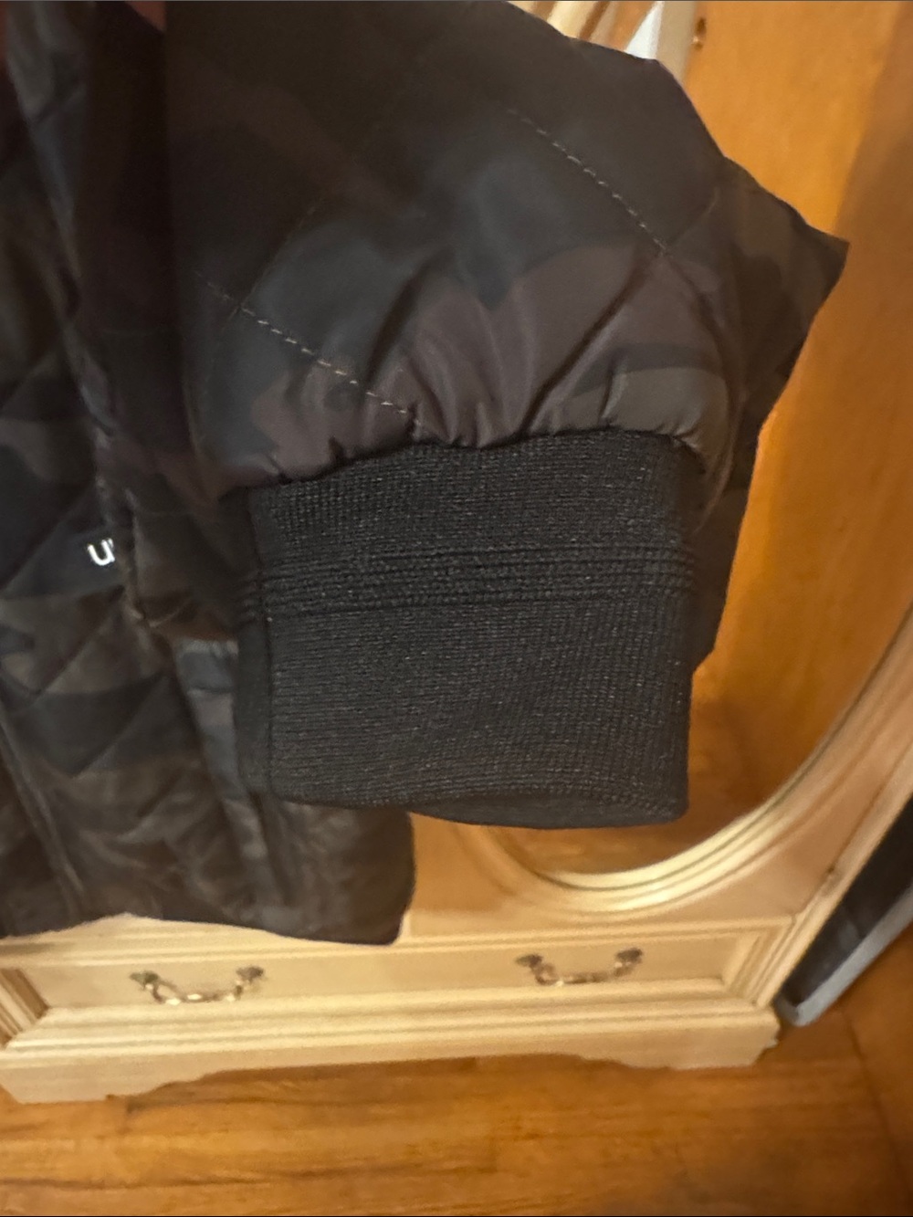 Calvin Klein Men's Black & Olive Camo Quilted Bomber Jacket. - Picture 6 of 10